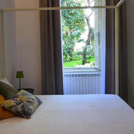Casa Roger 4* ナポリ